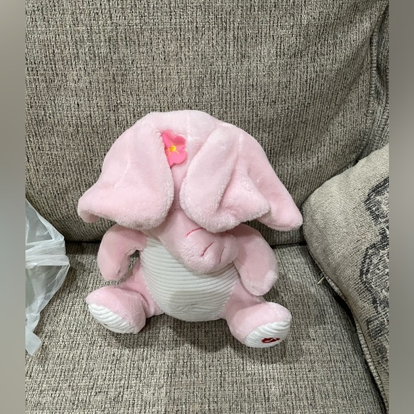 Adorable peek a boo elephant - Picture 3 of 7